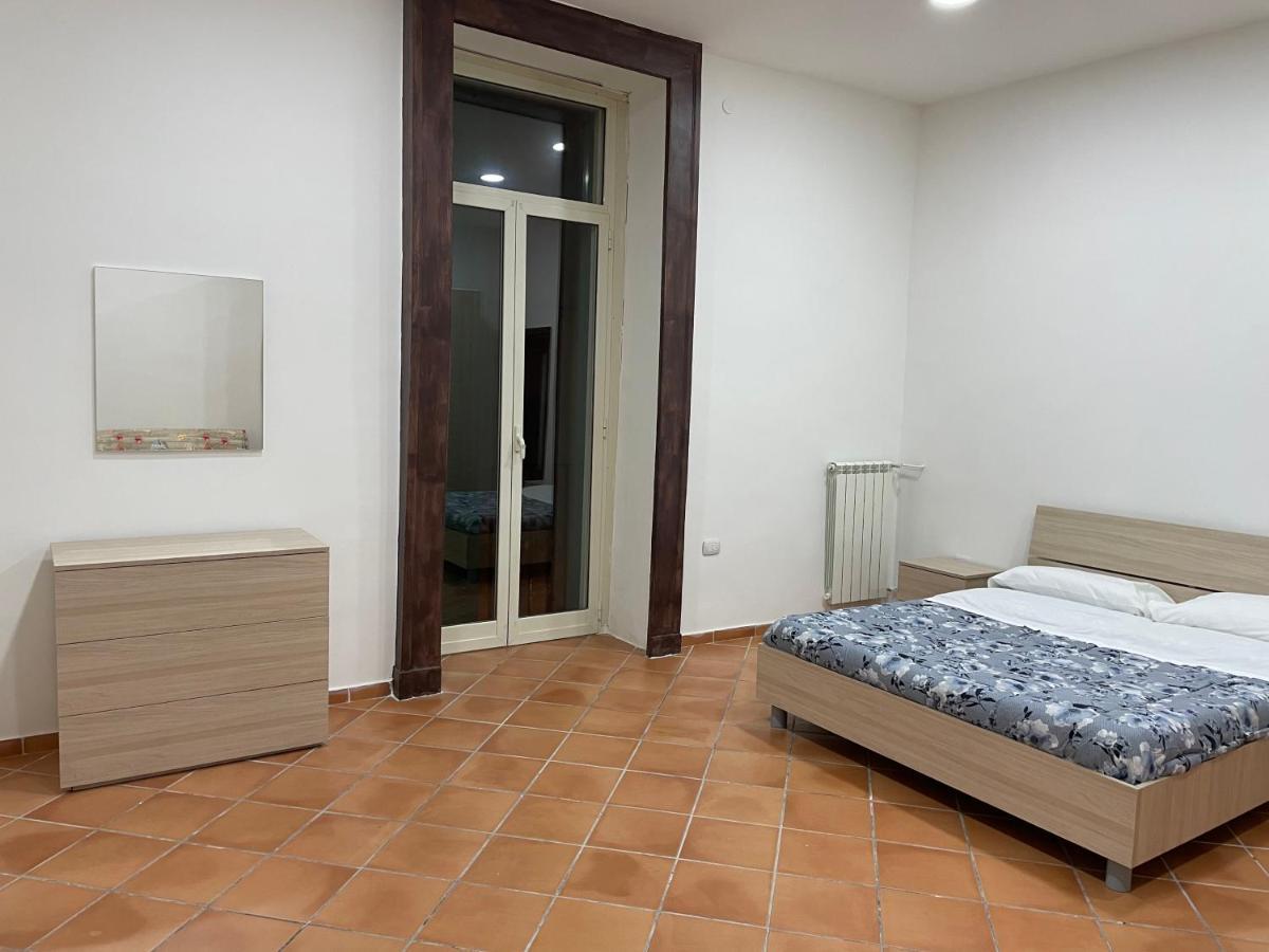 Casa Emilia 2 Apartment Napoli Bagian luar foto